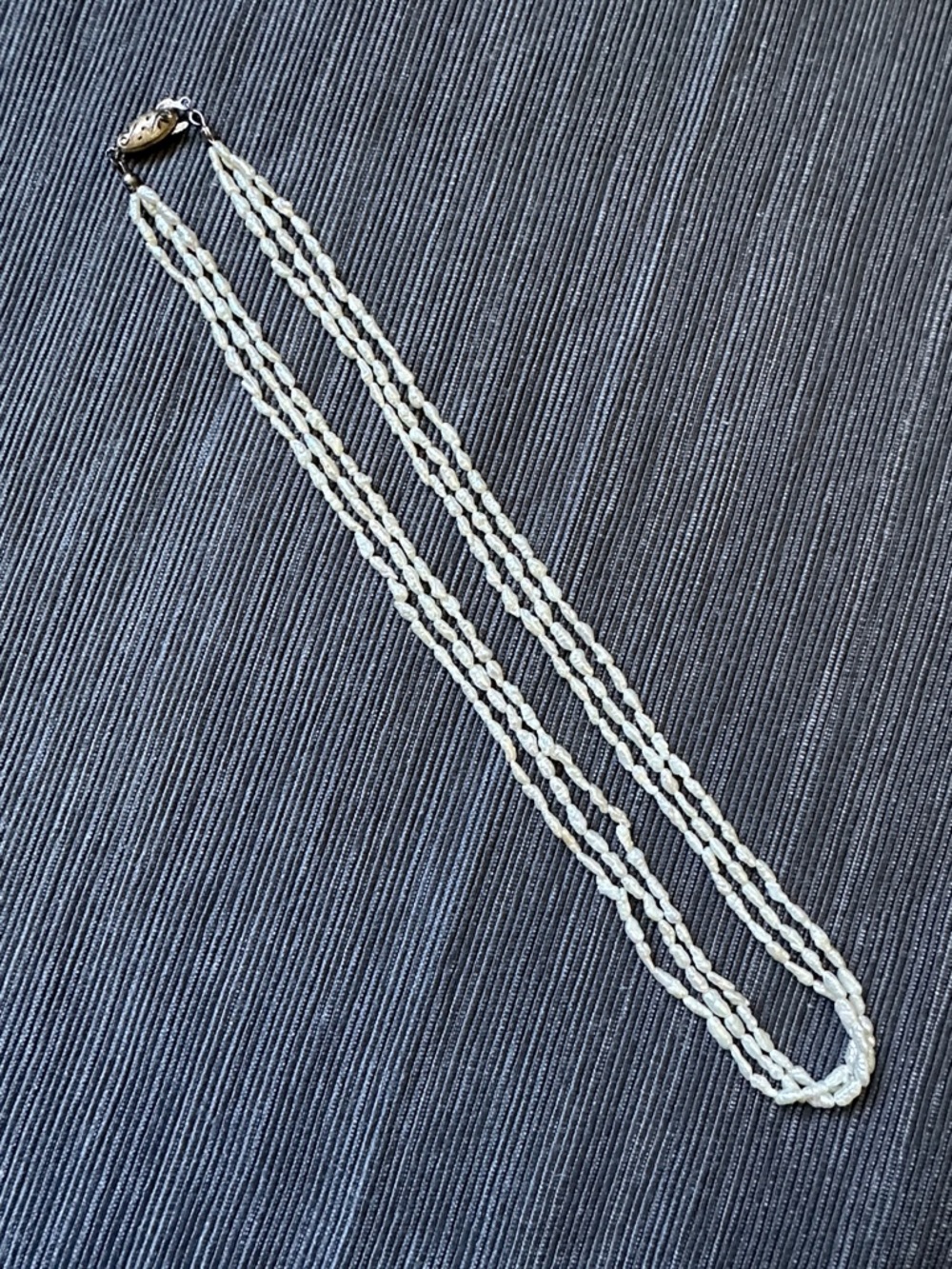 Vintage Genuine freshwater pearl necklace silver hook clasp